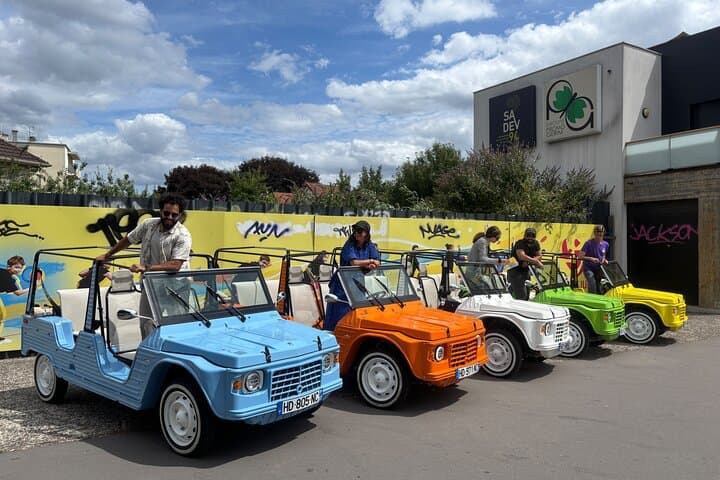 Retro Electric Cabriolet Tour of Paris — Local Guide & Custom Route photo 5