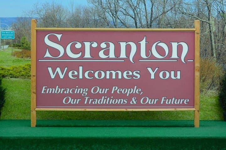 Self-Guided 'The Office' Walking Tour in Scranton — GPS Audio Tour of TV Sites photo 2