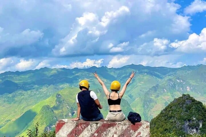 Karst Plateau Adventure: 4-Day Ha Giang & Dong Van Geopark Tour from Hanoi