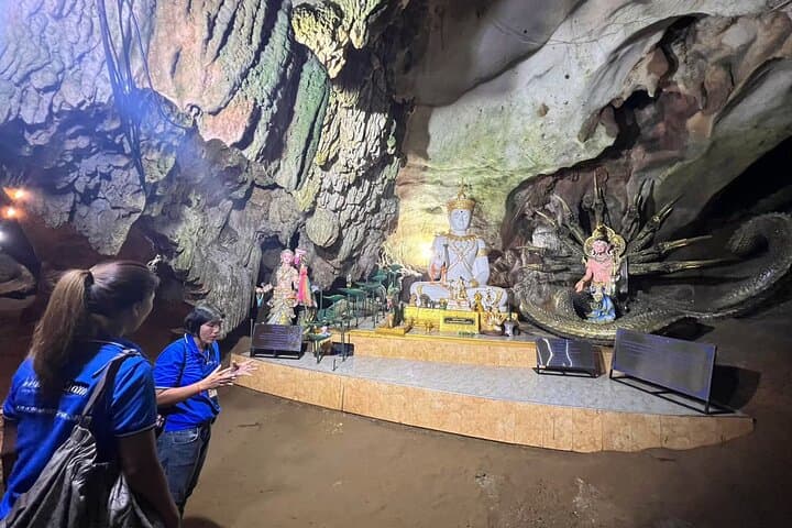 Chiang Dao Cave & Hill Tribe Day Tour from Chiang Mai photo 2
