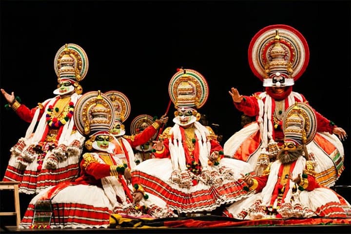 Kerala in a Day: Alleppey Backwaters, Marari Beach & Fort Kochi Private Tour photo 2