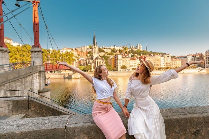 Private Lyon Photoshoot — Capture Vieux Lyon, Fourvière & Saône Views photo 4