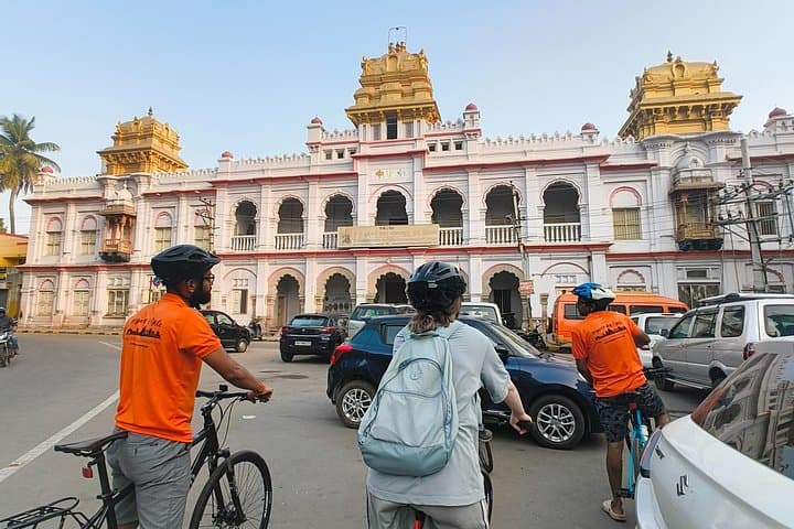 Mysore by Cycle: Early-Morning Cultural & Heritage Bike Tour