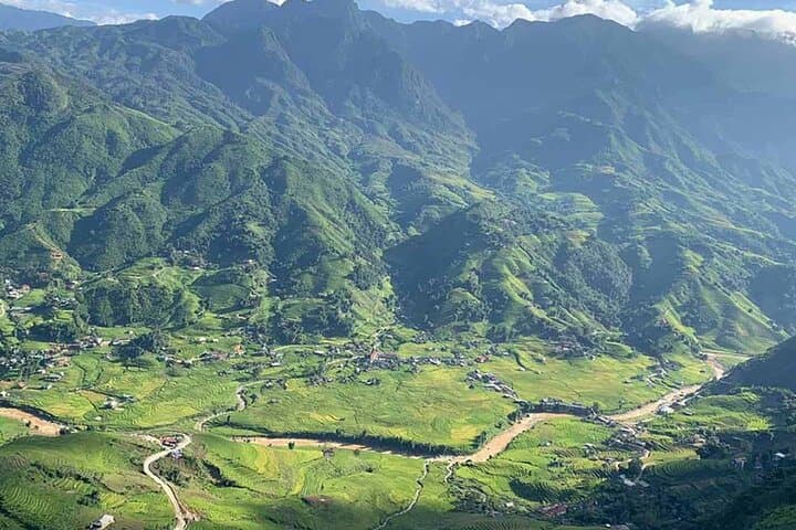 Sapa 2-Day Guided Trek: Ta Van Homestay, Muong Hoa Valley & Hill‑Tribe Treks