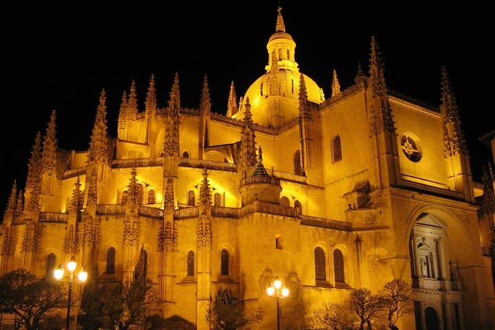 Segovia Legends and Mysteries Night Walking Tour photo 3