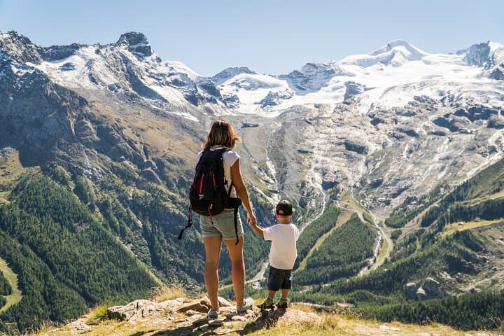 Swiss Magic: 4-Day Trekking Tour Through the Alps photo 5