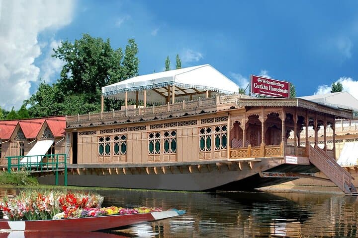 Kashmir Paradise on Earth: 7-Day Srinagar, Gulmarg, Pahalgam & Sonamarg Tour photo 2