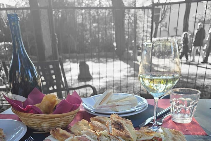 Row the Villa Borghese Lake: Roman Rowing Boat Tour and Lakeside Aperitif photo 3