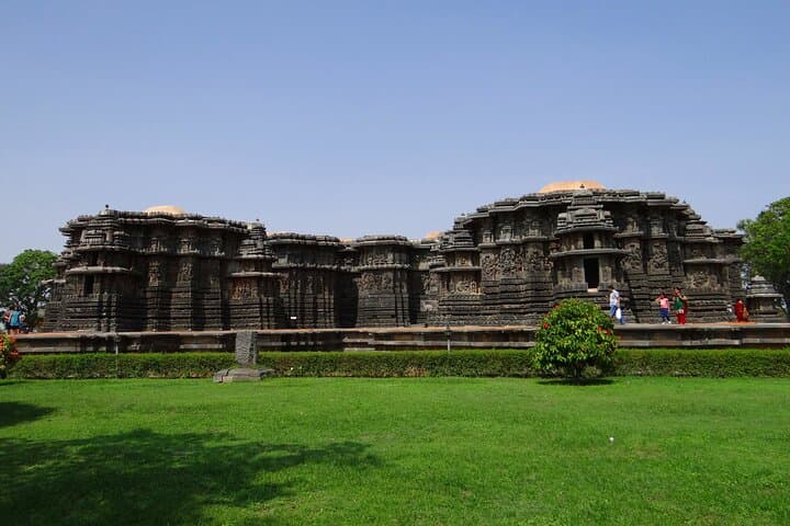 Bangalore to Chikmagalur: Hoysala Temples, Mullayanagiri Trek & Bhadra Safari photo 4