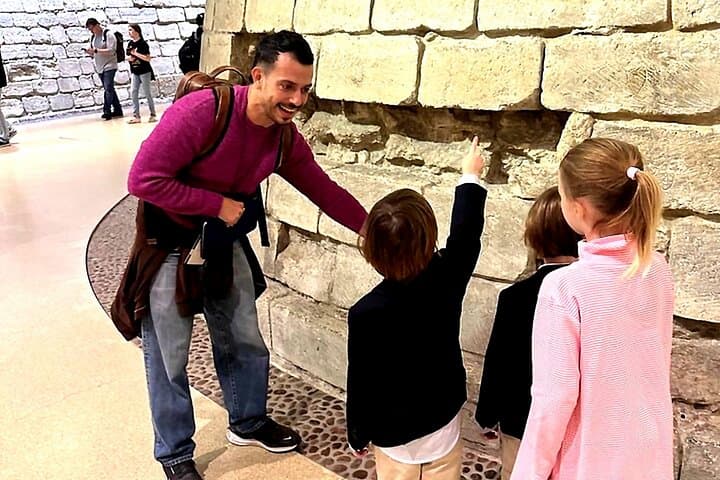 Family-Friendly Private Tour of the Louvre: Kids & Teens Guide photo 2