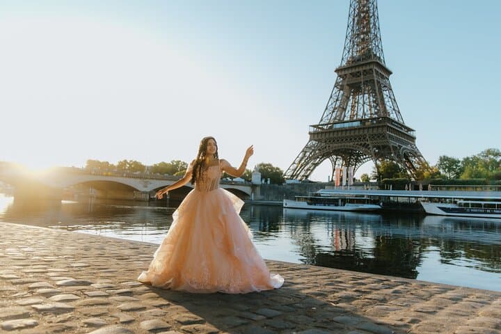 Paris Private Photo Session: Capture Iconic Moments with a Local Photographer