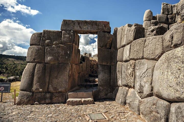 5-Day Cusco to Machu Picchu: Humantay Lake & Rainbow Mountain Trek photo 2