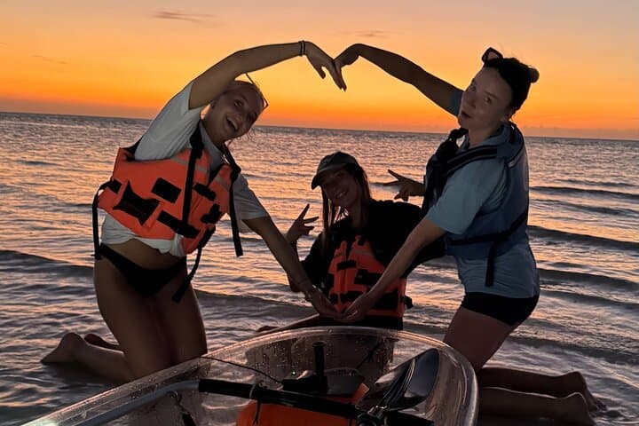 Transparent Kayak Sunset Toast Tour in Isla Holbox photo 4