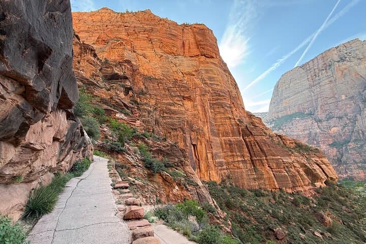 Scout Lookout Guided Hike in Zion Canyon: 4-Mile Small-Group Adventure photo 4