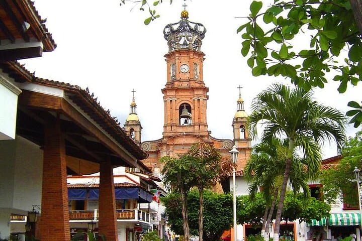 Puerto Vallarta City Tour & Tequila Tasting — Malecon, Los Arcos & Romantique Zone photo 2