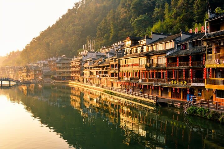 Fenghuang and Furong Day Trip from Zhangjiajie — Stilt Houses, Xiangxi Culture & Illuminated Waterfalls photo 3