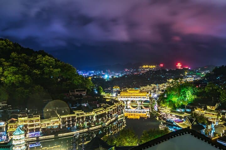 Fenghuang and Furong Day Trip from Zhangjiajie — Stilt Houses, Xiangxi Culture & Illuminated Waterfalls photo 4