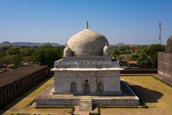 Bhopal to Delhi: Ancient Monuments & Mughal Architecture — 7-Day Cultural Tour photo 3