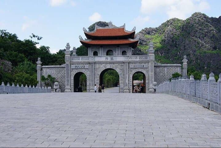 3-Day Vina Cruise: Ninh Binh & Ha Long Bay Escape from Hanoi photo 3