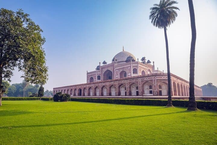 Mughals and Rajputs: 16-Day Forts & Palaces Heritage Tour of North India photo 4