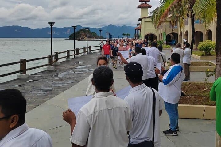 Langkawi Express: Private SkyBridge, Eagle Square & Temple Tour photo 6