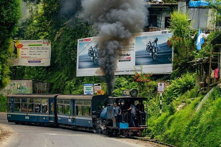 Eastern Himalaya: 7-Day Darjeeling, Pelling, Gangtok & Kalimpong Tour photo 4