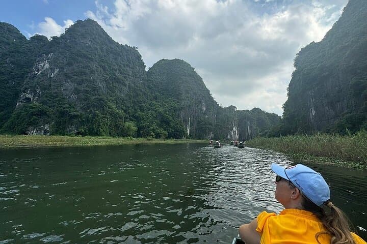 Ninh Binh Day Tour from Hanoi — Trang An Sampan, Mua Cave Viewpoint & Hoa Lu photo 4
