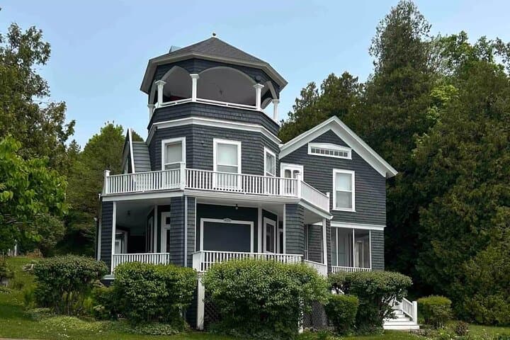 Elegant East Bluff: Self-Guided Audio Walk on Mackinac Island photo 6