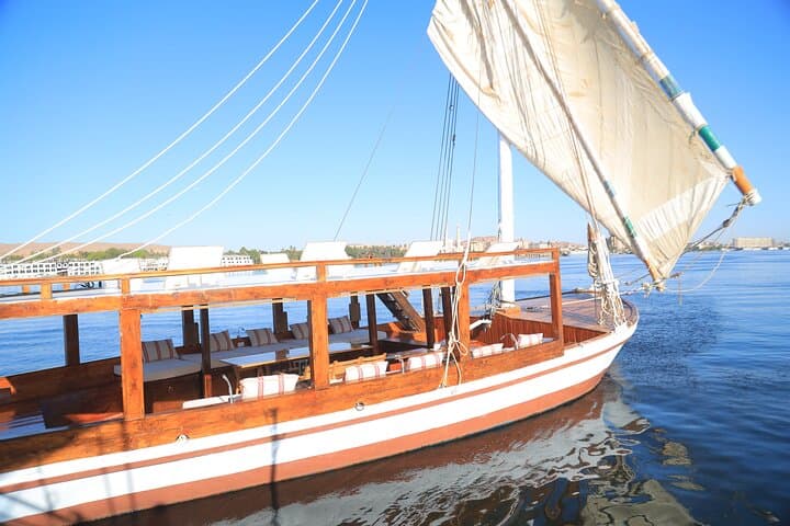 Solar-Powered Felucca: 4-Day Nile Whisper Sail from Aswan to Luxor