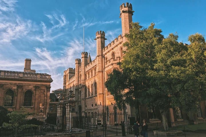 Cambridge University Day Trip from London: Colleges, Punting & Historic Sights