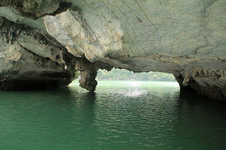 luxury-3-day-cruise-halong-lan-ha-bay photo 2