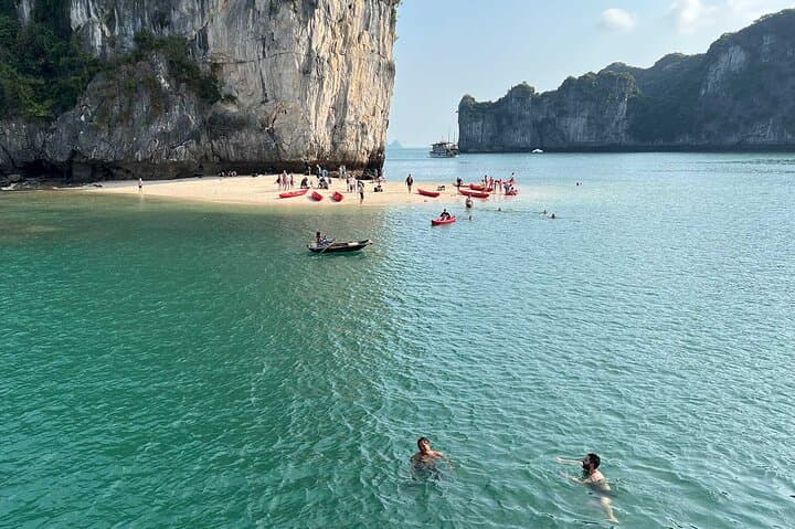 luxury-3-day-cruise-halong-lan-ha-bay photo 4