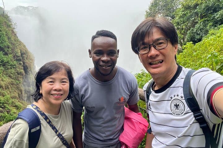 Victoria Falls Guided Tour — Discover Mosi-oa-Tunya (The Smoke That Thunders)