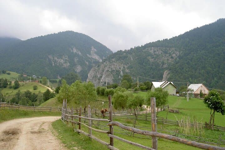 Self-Drive Off-Road Through Romania’s Carpathian Mountains — 8-Day 4x4 Adventure