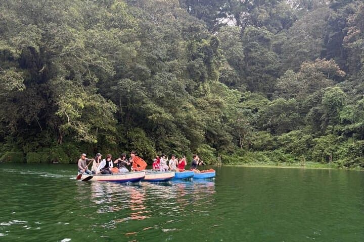 Munduk Twin Lakes Trek and Canoe: Buyan and Tamblingan Rainforest Walk photo 3