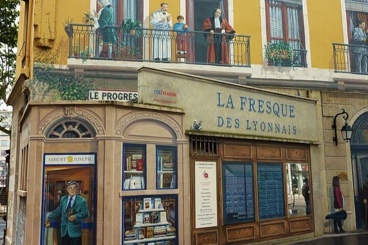Self-Guided Belle Époque Track Game in Lyon — Mobile City Puzzle Walk photo 3