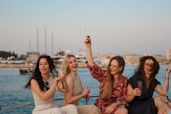 Zadar Private Sunset Cruise with Champagne from Foša Harbor
