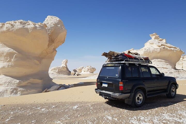 15-Day Egypt Adventure: Pyramids, Desert Oases & Nile Cruise