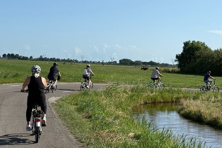 Half-Day Amsterdam Countryside Bike Tour to Waterland: 2.5-Hour Guided Ride