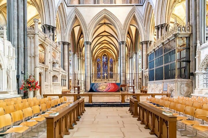Stonehenge & Salisbury Cathedral Day Trip from London — Stone Circle to Magna Carta photo 4
