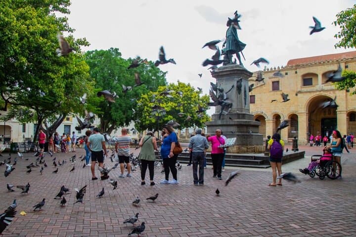 Santo Domingo Colonial Zone Tour with Lunch — Alcázar, Cathedral & Seafront Walk photo 2