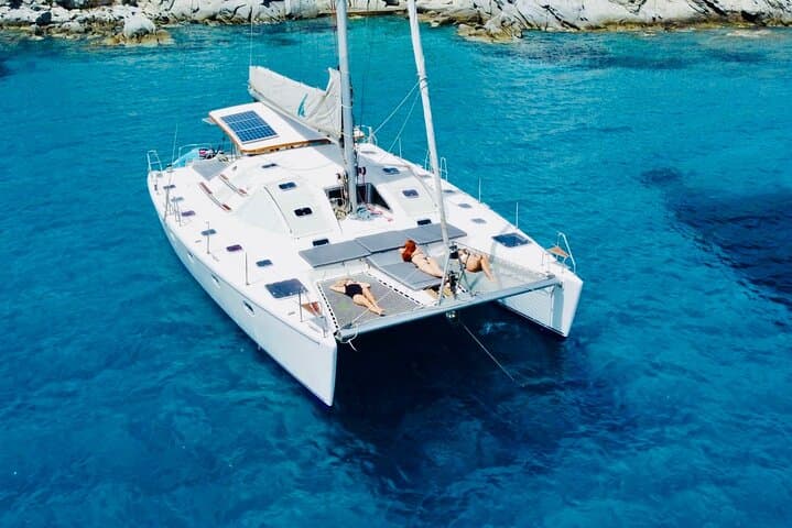 Private Mykonos Catamaran Cruise to Delos & Rhenia with Meals and Drinks