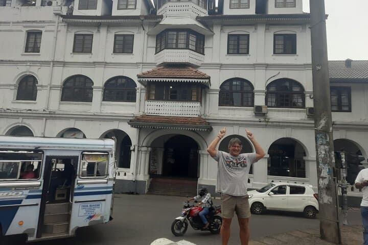 Kandy Full-Day Tour from Colombo and Negombo: Temple, Tea & Botanical Gardens photo 2
