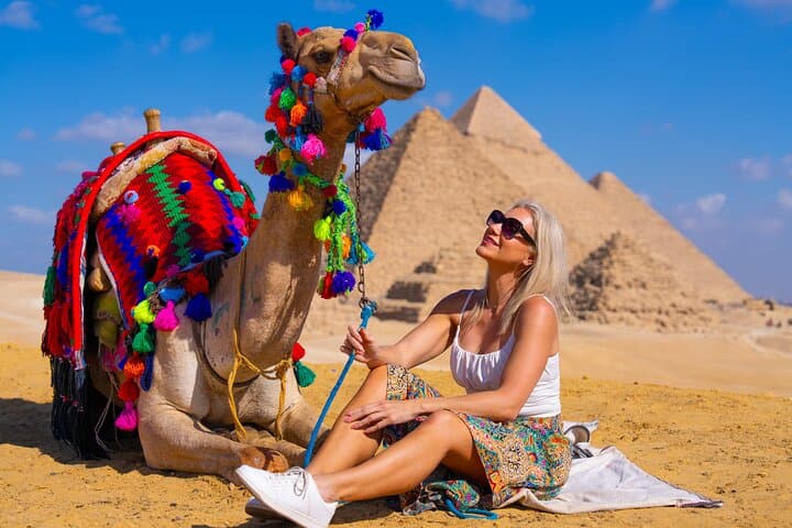 Capture the Pyramids: Giza Guided Tour with Professional Photoshoot