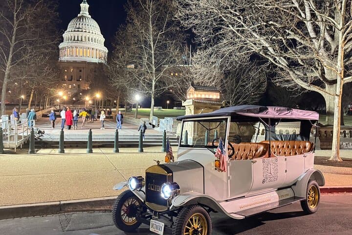 Private 7-Seater Washington D.C. Memorials Tour — Day & Night Highlights photo 5