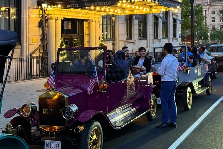 Private 7-Seater Washington D.C. Memorials Tour — Day & Night Highlights photo 6