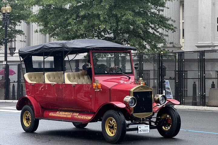Private 7-Seater Washington D.C. Memorials Tour — Day & Night Highlights