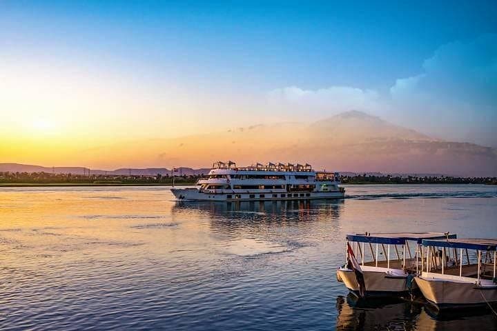 Luxury 4-Day Sunset Nile Cruise from Luxor to Aswan — Temples, Sunsets & Onboard Comfort photo 3