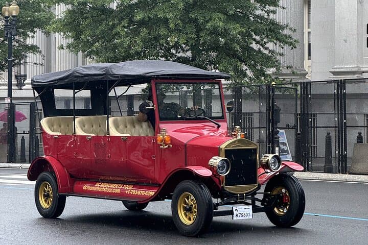 Washington DC Moonlight Tour by E-Cart or Vintage Car — Private 2-Hour City Tour photo 3