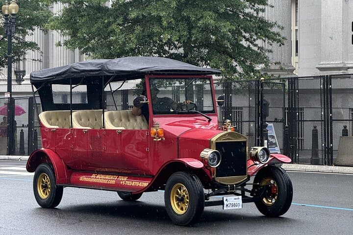 Day & Night Washington DC Vintage Car Monuments Tour